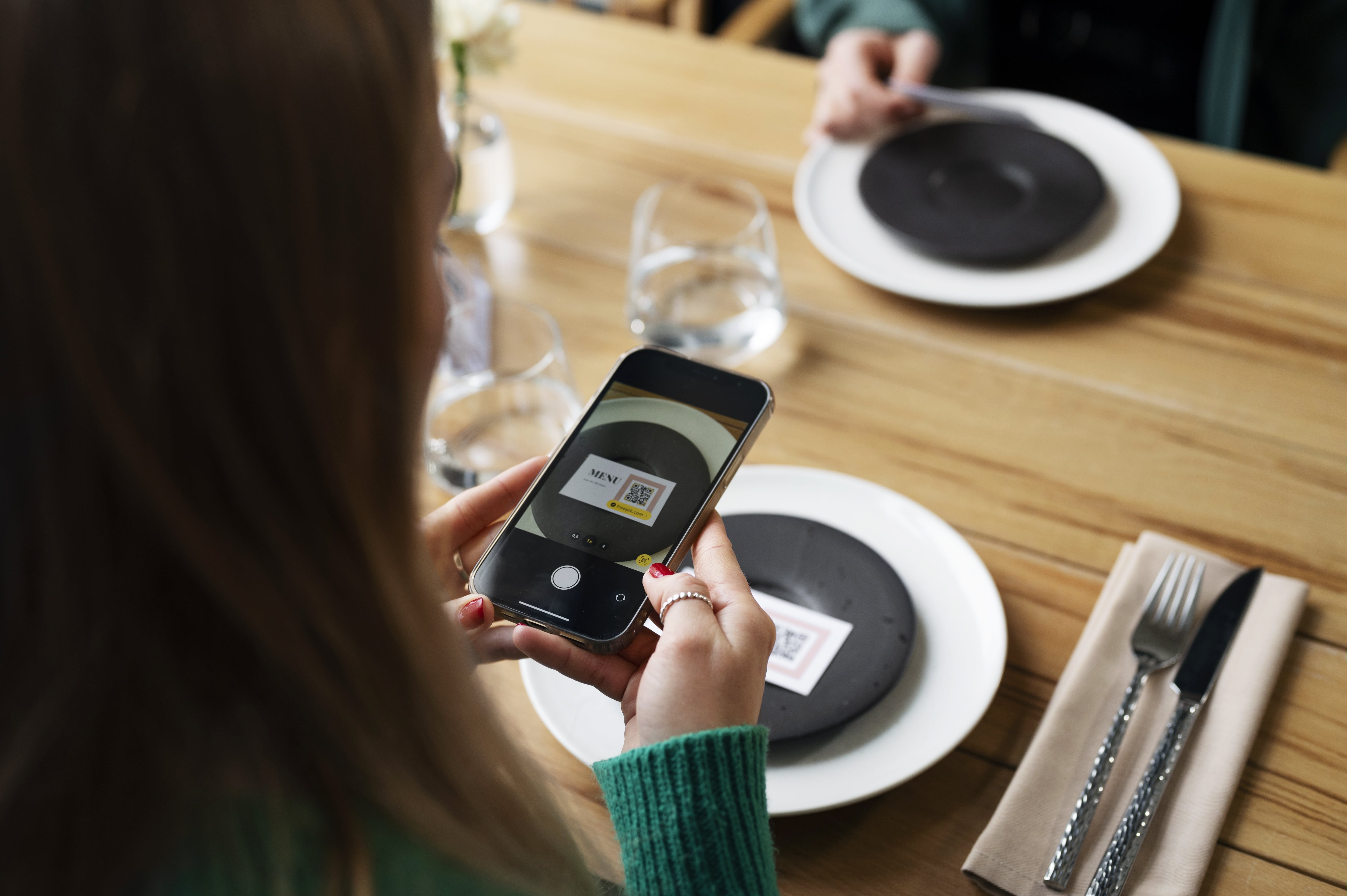How Mobile Technology Simplifies Food Ordering for Busy Customers